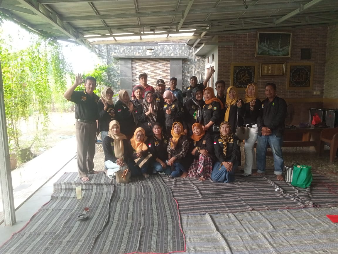 Puskom Pati Korwil Pati Mengadakan Kopdar di Rumah Ketua Korwil Pati Bapak Pramono di Desa Ngipik